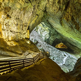 Activités aux Grottes de Cerdon - Parc de Loisirs Préhistoriques - LABALME